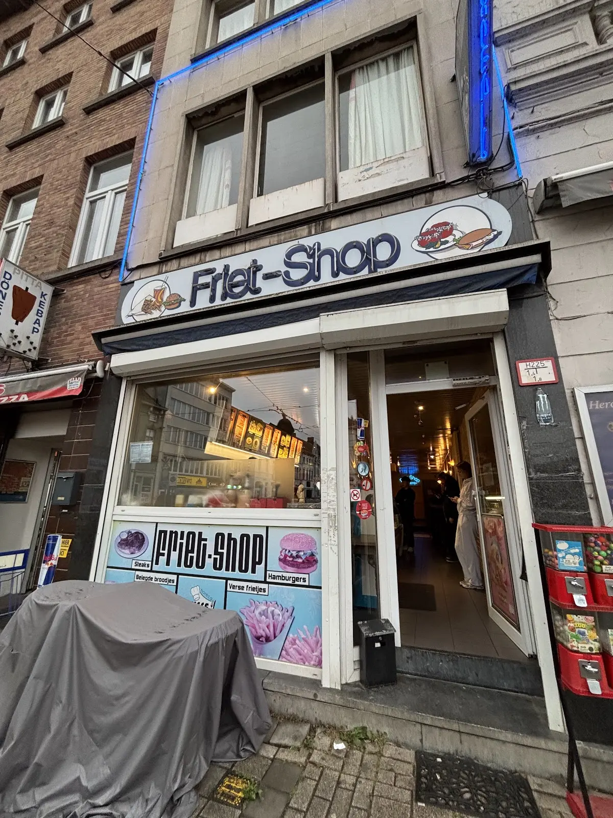 Frietshop Man, Gand