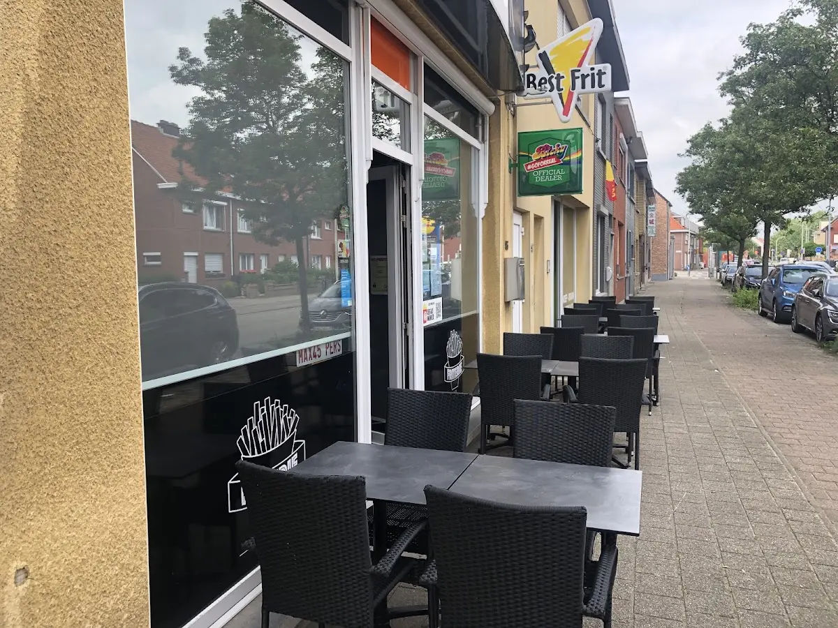 Friterie R🍟, Anvers