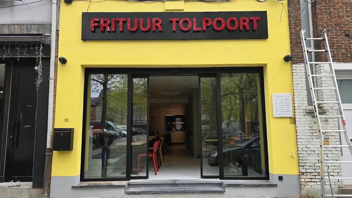 Frituur Tolpoort | E. van Beverenplein, Gand