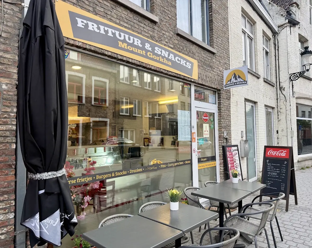 Mount Gorkha, Bruges