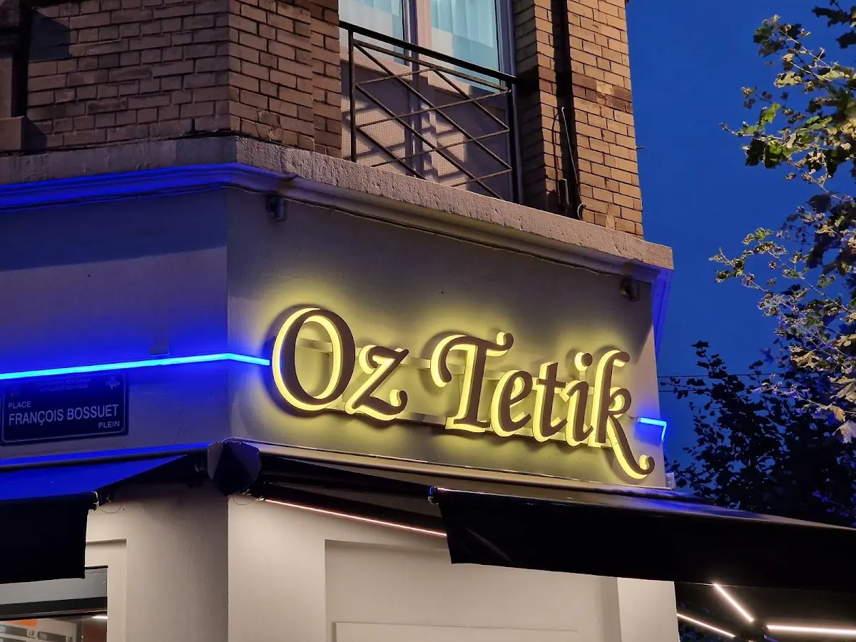 Snack Öz Tetik, Saint-Josse-ten-Noode